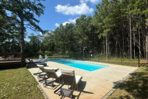 Atlanta Dream Villa- Amazing Pool Secluded 2 acres